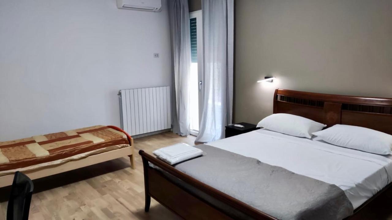 Dimora Rudiae Lecce Bed & Breakfast Ngoại thất bức ảnh